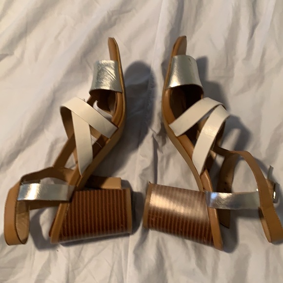 Summer sandals size 8 - Picture 3 of 3